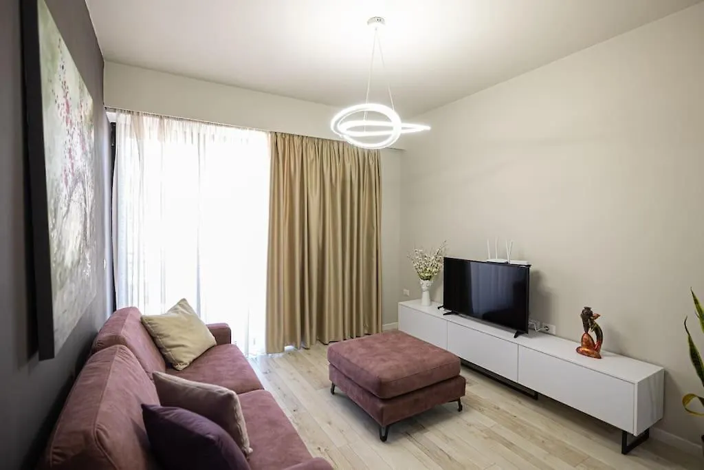 Cactus Coastal: 1-Bedroom Condo II Vlore Apartment